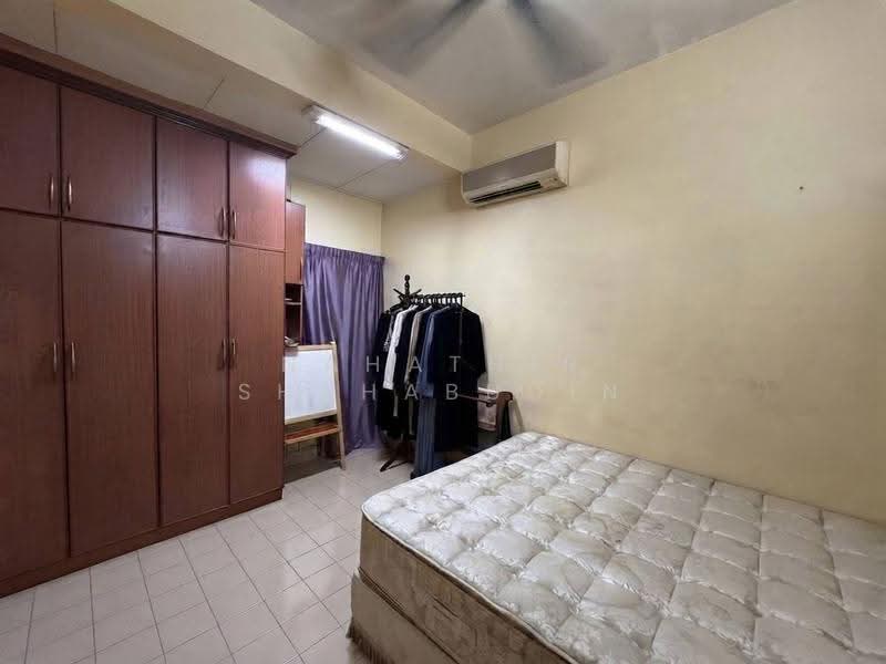 Rumah Teres 2-Tingkat untuk Dijual di Bukit Jelutong (Shah Alam) - Nahathir Shahabudin - Bedroom - PropertyGuru.com.my