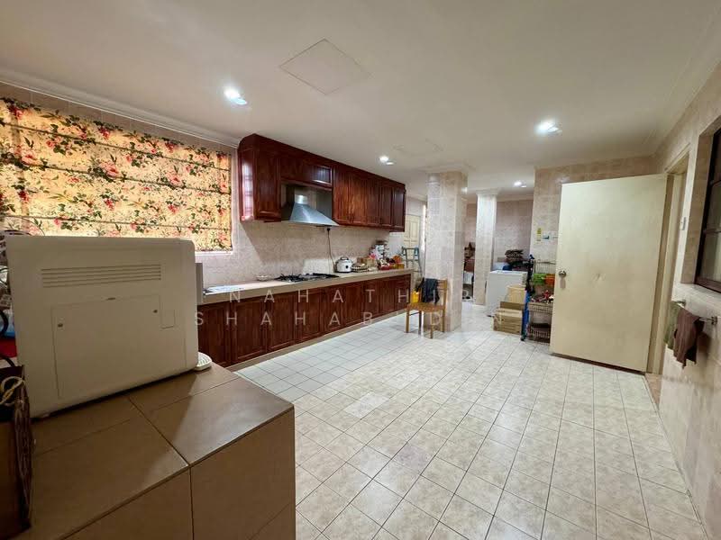 Rumah Teres 2-Tingkat untuk Dijual di Bukit Jelutong (Shah Alam) - Nahathir Shahabudin - Kitchen - PropertyGuru.com.my