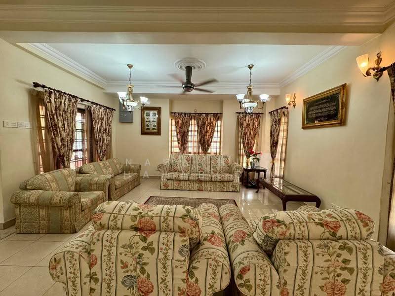 Rumah Teres 2-Tingkat untuk Dijual di Bukit Jelutong (Shah Alam) - Nahathir Shahabudin - Living Room - PropertyGuru.com.my
