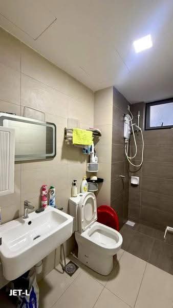 Service Residence for Sale at Gravit8, Klang - Loke . - Bathroom - PropertyGuru.com.my