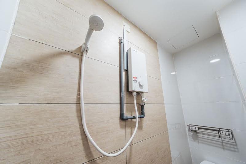 Service Residence for Rent at SkyVille 8 @ Benteng 8 - CK Chong - Bathroom - PropertyGuru.com.my