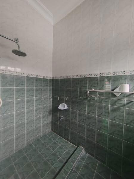 Bungalow House for Rent in Sungai Buloh (Selangor) - Canly Tee - Bathroom - PropertyGuru.com.my