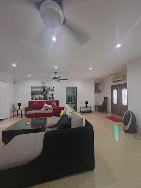 Bungalow House for Rent in Sungai Buloh (Selangor) - Canly Tee - Living Room - PropertyGuru.com.my
