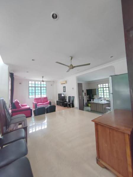 Bungalow House for Rent in Sungai Buloh (Selangor) - Canly Tee - Living Room - PropertyGuru.com.my