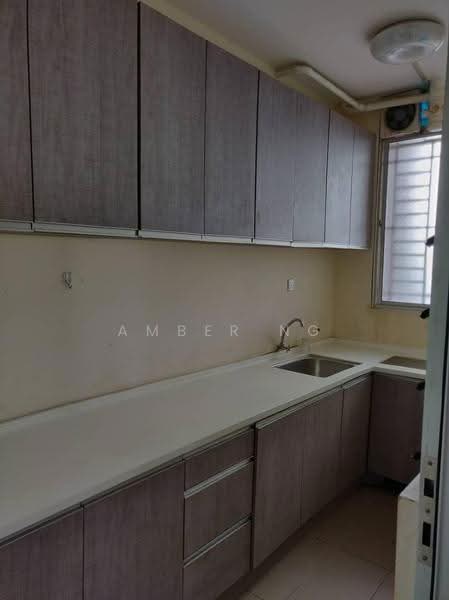 Kediaman Servis untuk Dijual di Platinum Lake PV 21 - Amber Ng - Kitchen - PropertyGuru.com.my