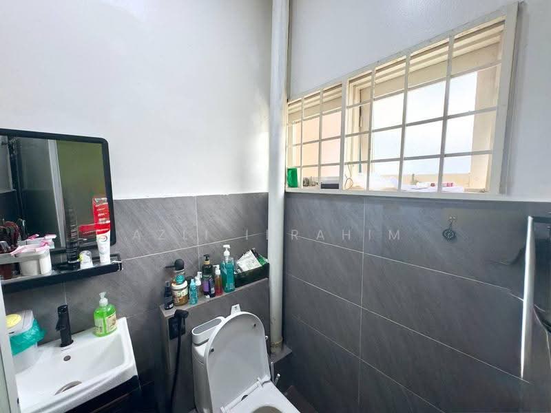 Rumah Bandar untuk Dijual di Pandan Indah (Ampang) - Azli Ibrahim - Bathroom - PropertyGuru.com.my