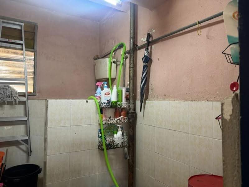 Flat for Sale at Tingkat Nusantara - Harold Lee - Bathroom - PropertyGuru.com.my
