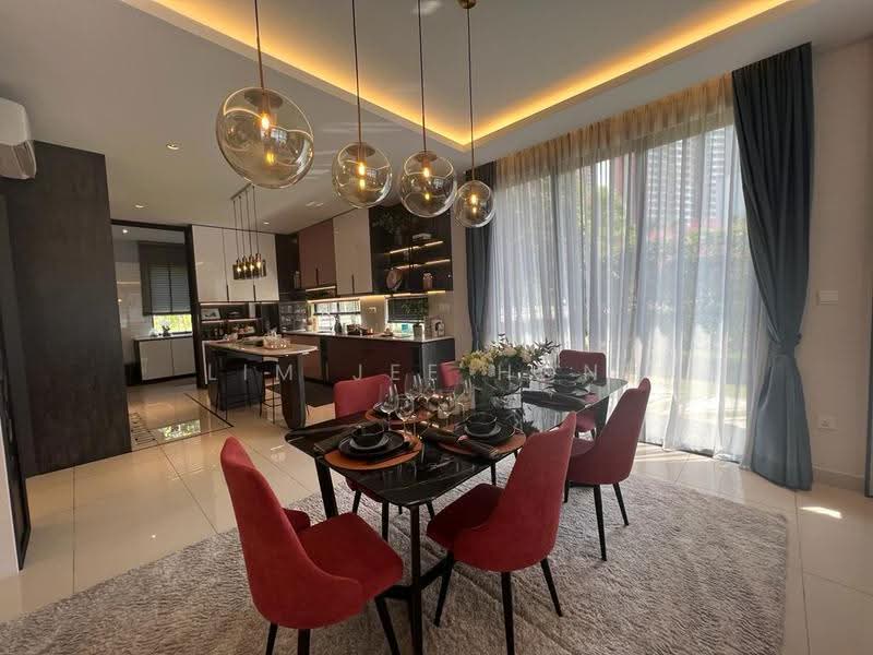 Semi-Detached House for Sale in Kepong (Kuala Lumpur) - Lim Jee Hone - Dining Room - PropertyGuru.com.my
