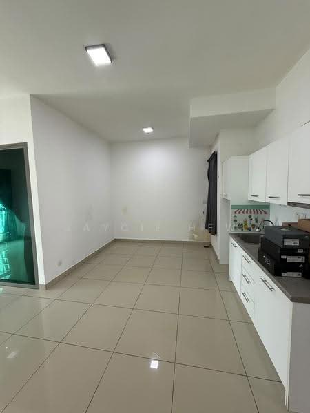 Service Residence for Rent at Cybersquare - Jaycie Hew - Kitchen - PropertyGuru.com.my