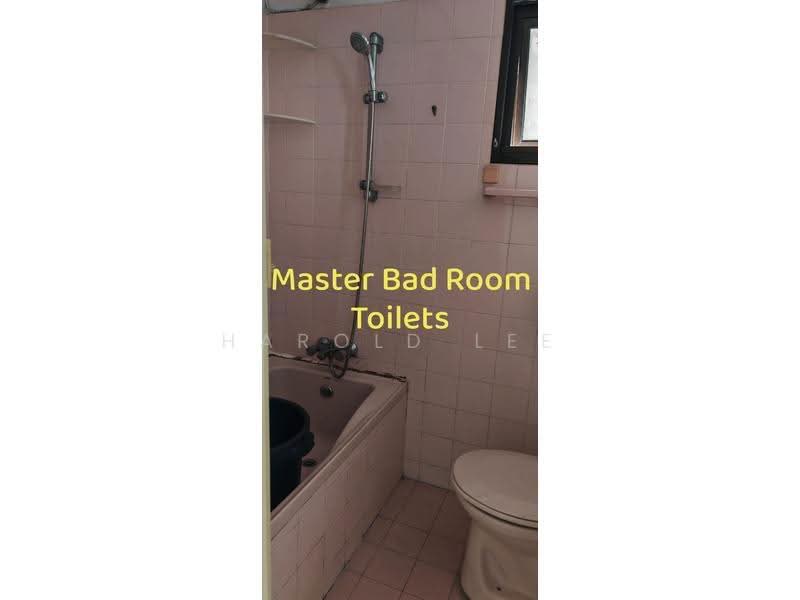 Kondominium untuk Dijual di Villa Condominium - Harold Lee - Bathroom - PropertyGuru.com.my