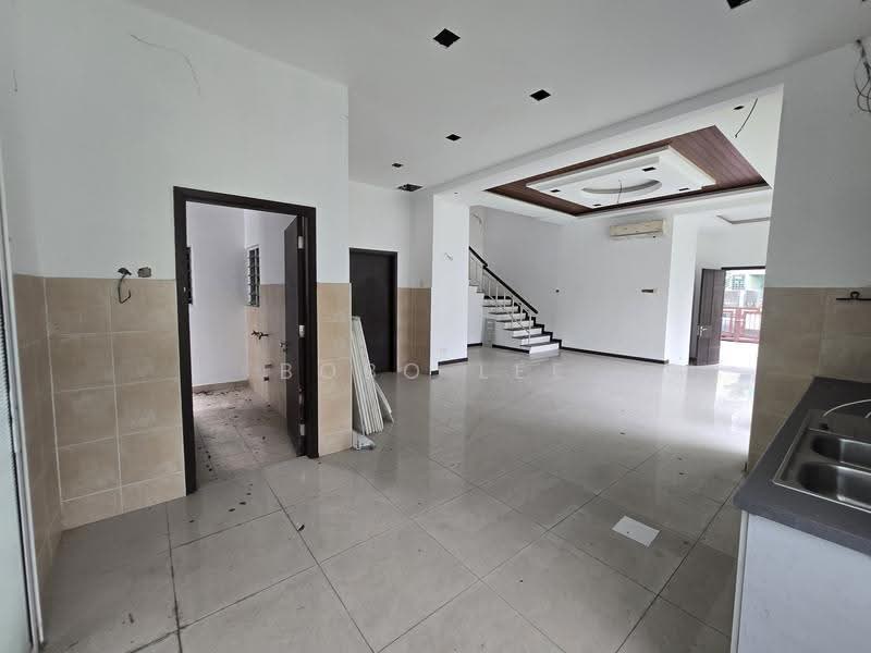 Rumah Berkembar untuk Dijual di Taman Gembira (Jalan Klang Lama (Old Klang Road)) - Bobo Lee - Living Room - PropertyGuru.com.my