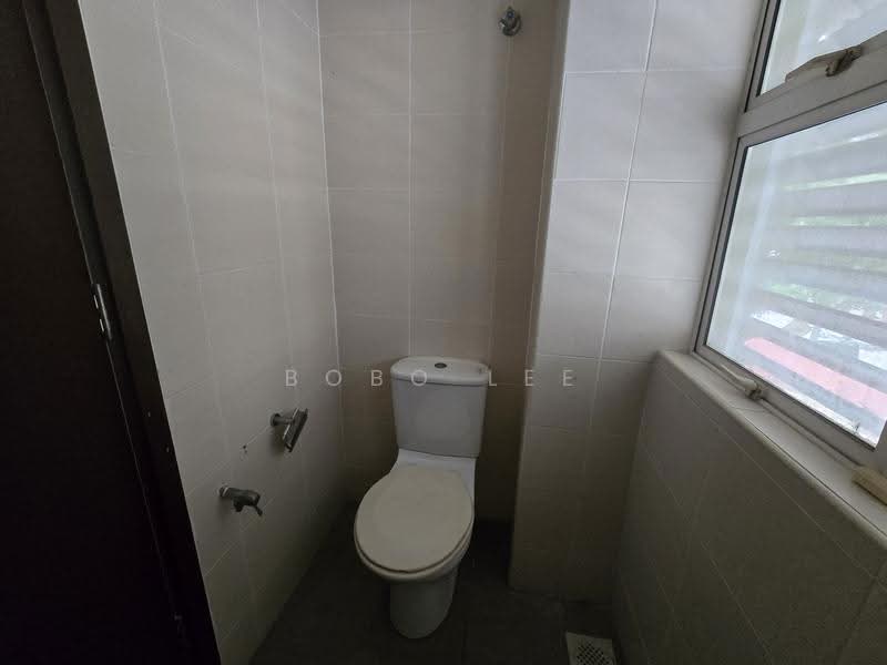 Rumah Berkembar untuk Dijual di Taman Gembira (Jalan Klang Lama (Old Klang Road)) - Bobo Lee - Bathroom - PropertyGuru.com.my