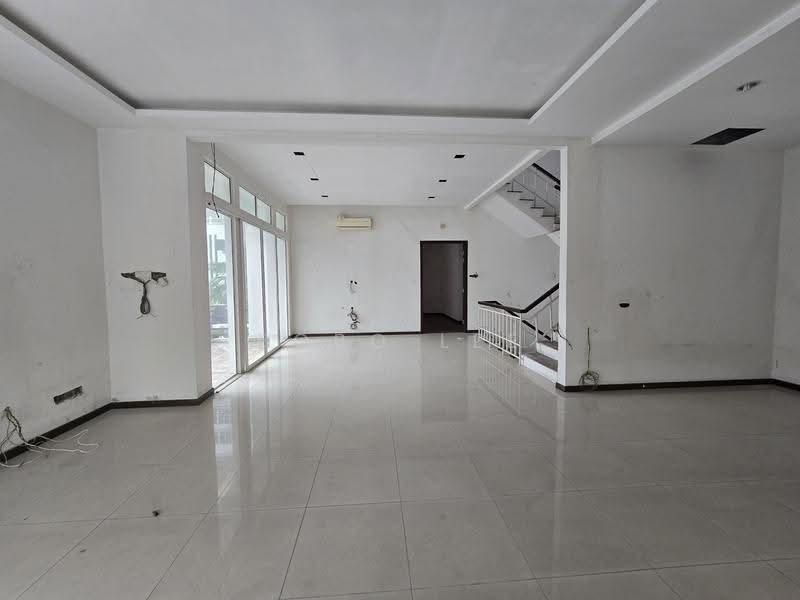 Rumah Berkembar untuk Dijual di Taman Gembira (Jalan Klang Lama (Old Klang Road)) - Bobo Lee - Living Room - PropertyGuru.com.my