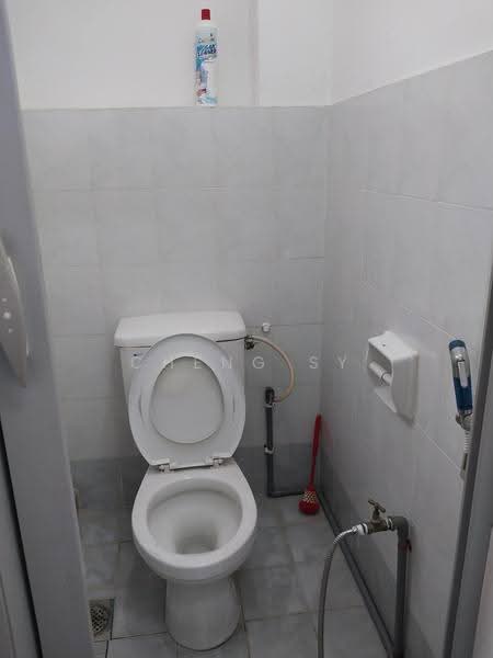 Pangsapuri untuk Disewa di Arena Green - Cheng SY - Bathroom - PropertyGuru.com.my