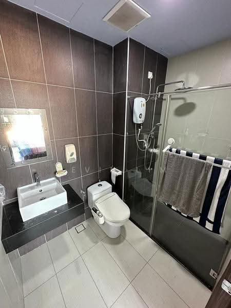 Service Residence for Rent at D'Summit Residences - Kevin Lim - Bathroom - PropertyGuru.com.my