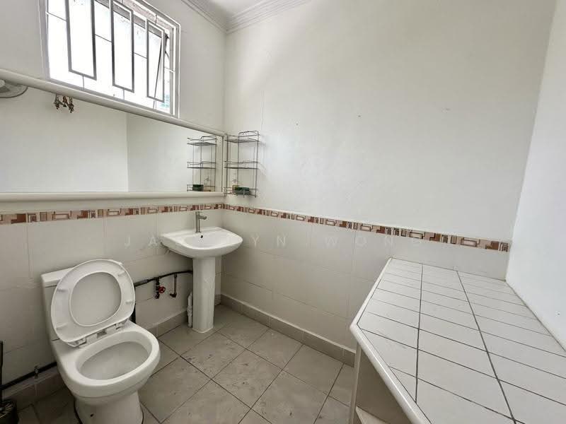 Semi-Detached House for Sale in Kota Kinabalu (Sabah) - Jacklyn Wong - Bathroom - PropertyGuru.com.my