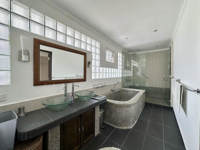 Semi-Detached House for Sale in Kota Kinabalu (Sabah) - Jacklyn Wong - Bathroom - PropertyGuru.com.my