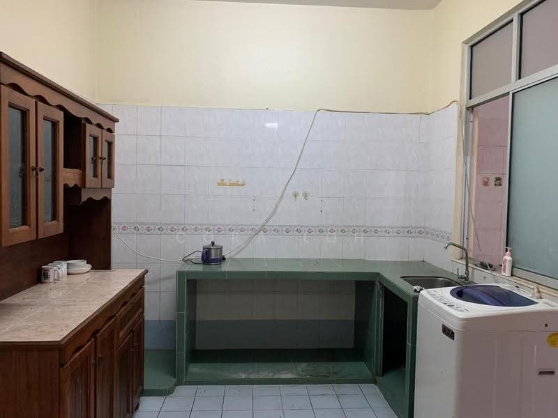 2-storey Terraced House for Sale in Bukit Indah (Iskandar Puteri (Nusajaya)) - Cora Loh - Kitchen - PropertyGuru.com.my