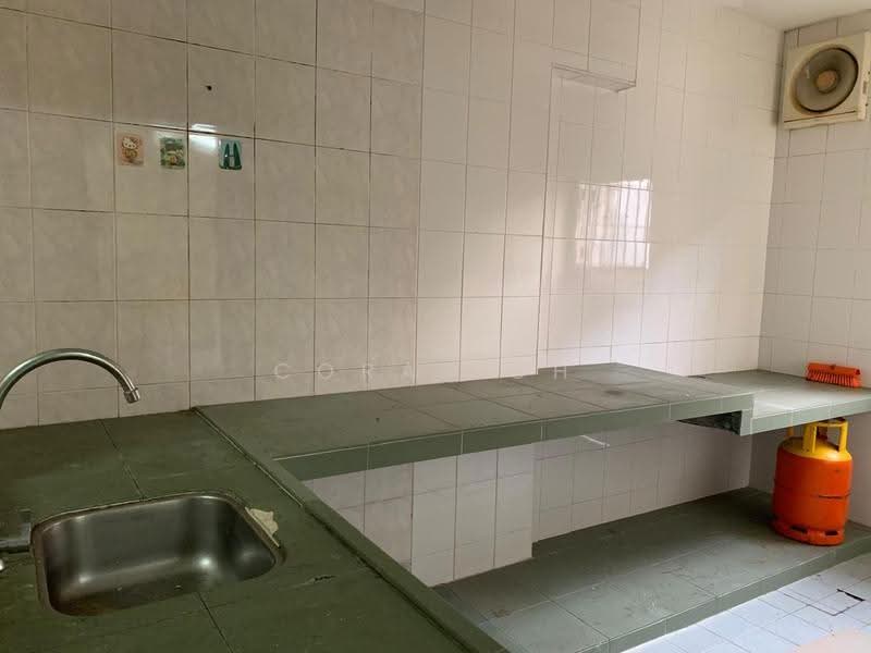 2-storey Terraced House for Sale in Bukit Indah (Iskandar Puteri (Nusajaya)) - Cora Loh - Kitchen - PropertyGuru.com.my