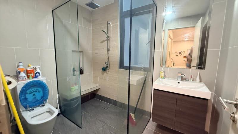 Kediaman Servis untuk Dijual di Verde - Kylie Chen - Bathroom - PropertyGuru.com.my