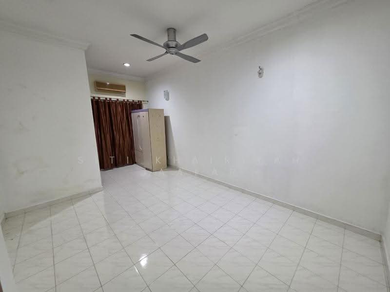 Rumah Teres 2-Tingkat untuk Dijual di Bukit Rahman Putra (Sungai Buloh) - SITI KHAIRIYAH JAAFAR - PropertyGuru.com.my