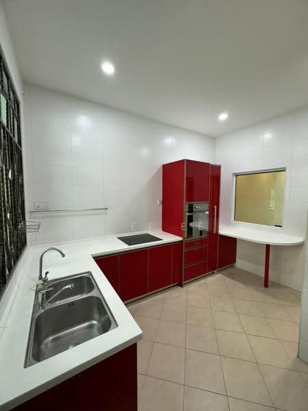 Rumah Teres 3-Tingkat untuk Dijual di Island Glades (Jelutong) - A Ee Ee - Kitchen - PropertyGuru.com.my