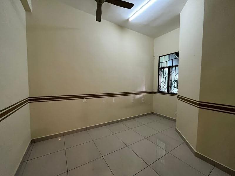 Rumah Teres 3-Tingkat untuk Dijual di Island Glades (Jelutong) - A Ee Ee - Interior - PropertyGuru.com.my