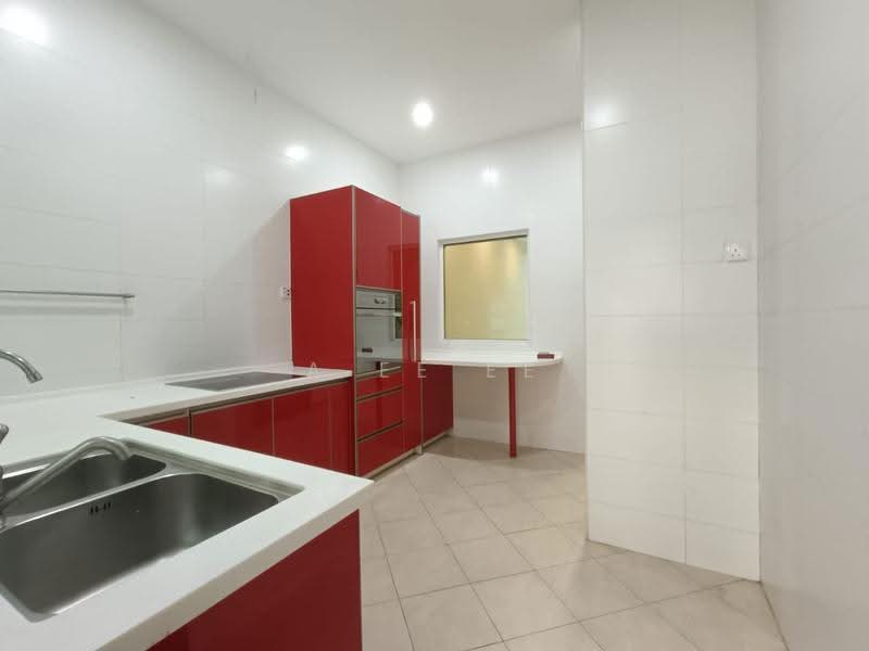 Rumah Teres 3-Tingkat untuk Dijual di Island Glades (Jelutong) - A Ee Ee - Kitchen - PropertyGuru.com.my