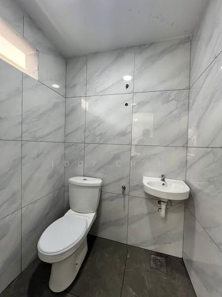 1-storey Terraced House for Sale in Taman Teok (Kulai) - Eddy Chan - Bathroom - PropertyGuru.com.my