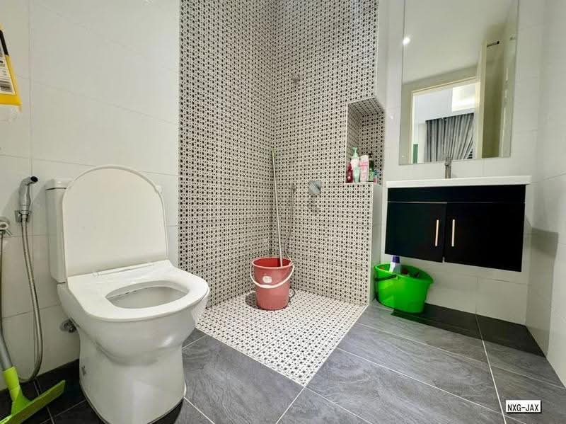 Semi-Detached House for Sale in Setia Alam (Selangor) - Loke . - Bathroom - PropertyGuru.com.my