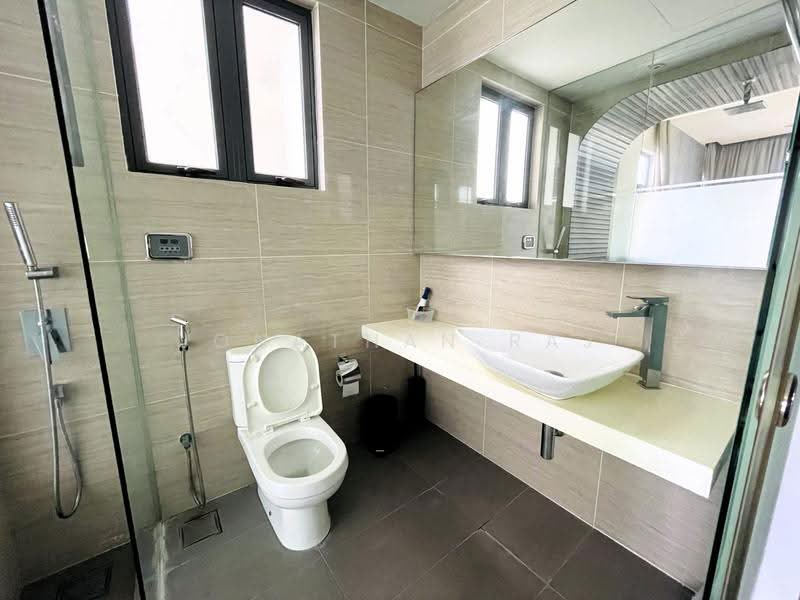 Service Residence for Sale at Eve Suite / NZX Square - Jonathan Raj - Bathroom - PropertyGuru.com.my