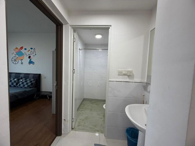 Kediaman Servis untuk Dijual di Country Garden Central Park - Janice Teo - Bedroom - PropertyGuru.com.my