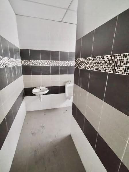 Kedai untuk Disewa di Bandar Seri Botani (Ipoh) - Gil Chin - Bathroom - PropertyGuru.com.my