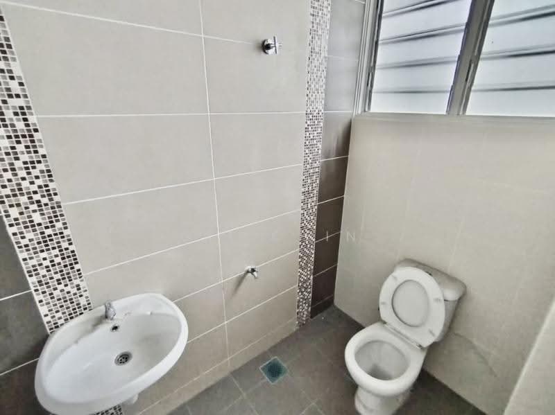 Kedai untuk Disewa di Bandar Seri Botani (Ipoh) - Gil Chin - Bathroom - PropertyGuru.com.my