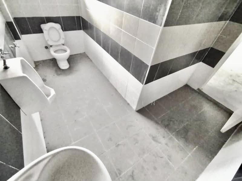 Kedai untuk Disewa di Bandar Seri Botani (Ipoh) - Gil Chin - Bathroom - PropertyGuru.com.my