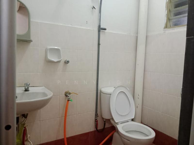 2-storey Terraced House for Sale in Bandar Mahkota Cheras (Cheras) - Penny Loh - Bathroom - PropertyGuru.com.my