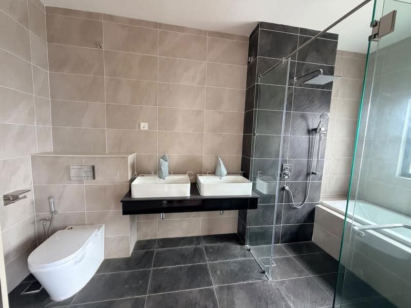 Semi-Detached House for Sale in Taman Sutera Utama (Skudai) - Janice Teo - Bathroom - PropertyGuru.com.my