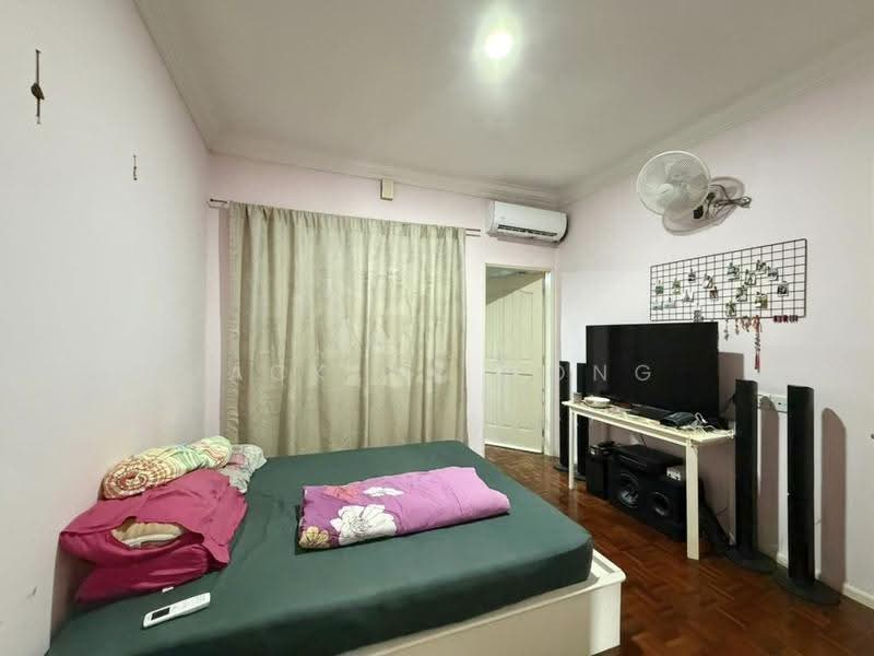Rumah Teres 2-Tingkat untuk Dijual di Damai (Kota Kinabalu) - Jacklyn Wong - Master Bedroom - PropertyGuru.com.my