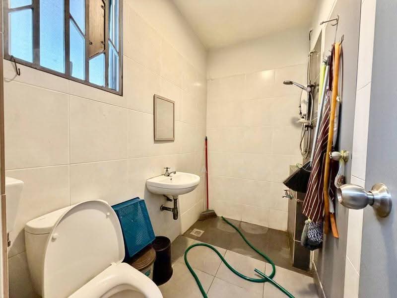 Rumah Teres 2-Tingkat untuk Dijual di Serene Heights (Semenyih) - Azira Ahmad - Bathroom - PropertyGuru.com.my