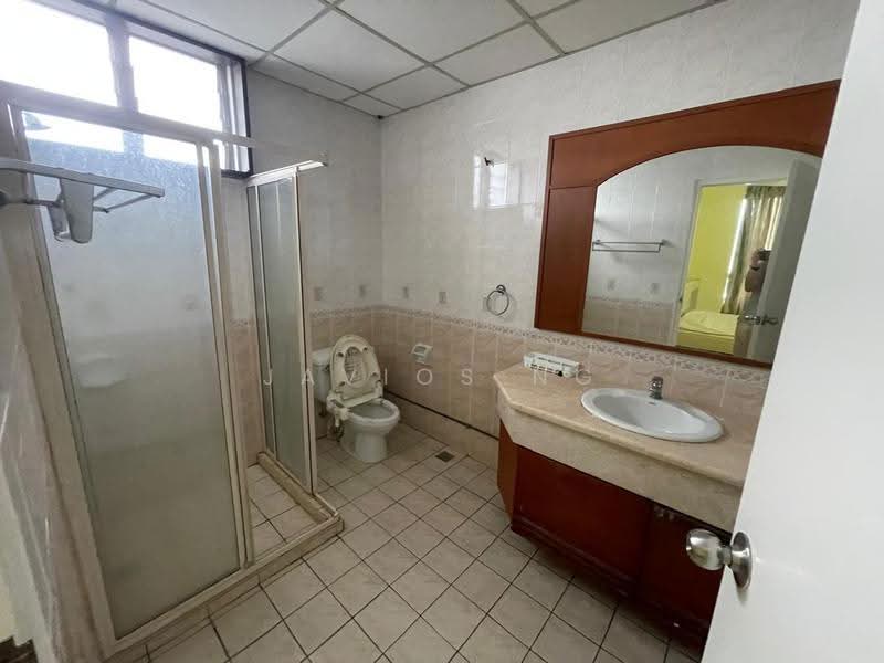 Condominium for Rent at Sri Pangkor Condominium - Javios Ng - Bathroom - PropertyGuru.com.my