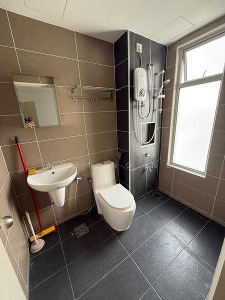 Kediaman Servis untuk Disewa di D'Putra Suites - Austing Ng - Bathroom - PropertyGuru.com.my