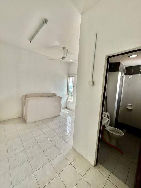 Pangsapuri untuk Dijual di Villa Tropika - Kee Shen - Living Room - PropertyGuru.com.my