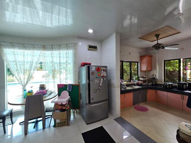 Bungalow House untuk Disewa di Country Heights (Kajang) - Bryan Ng - Kitchen - PropertyGuru.com.my