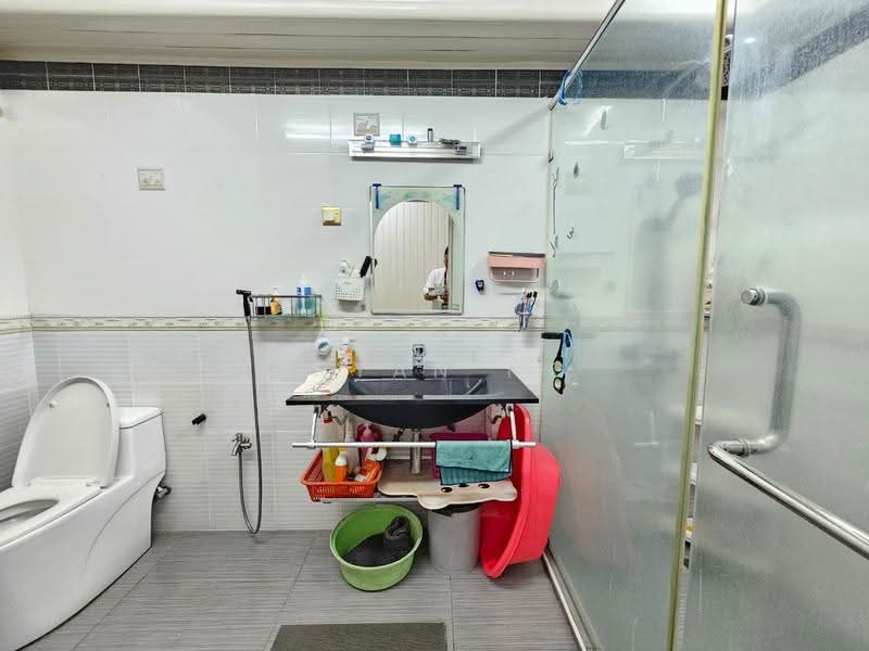Bungalow House untuk Disewa di Country Heights (Kajang) - Bryan Ng - Bathroom - PropertyGuru.com.my