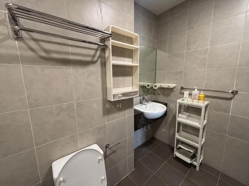 Kediaman Servis untuk Disewa di One Residency - Lee Kah Shing - Bathroom - PropertyGuru.com.my