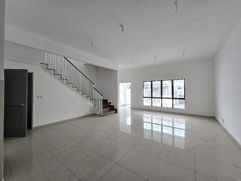 2-storey Terraced House for Sale in Setia Alam (Selangor) - Janice Low - Living Room - PropertyGuru.com.my