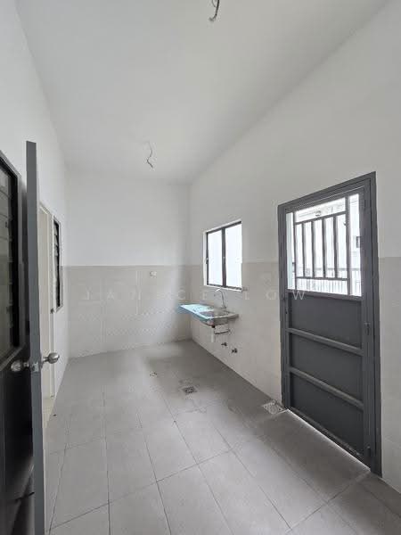 2-storey Terraced House for Sale in Setia Alam (Selangor) - Janice Low - Kitchen - PropertyGuru.com.my
