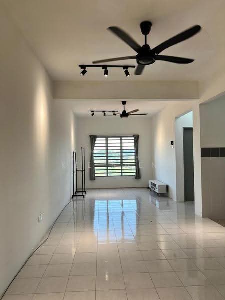 Pangsapuri untuk Dijual di Villa Tropika - Kee Shen - Living Room - PropertyGuru.com.my