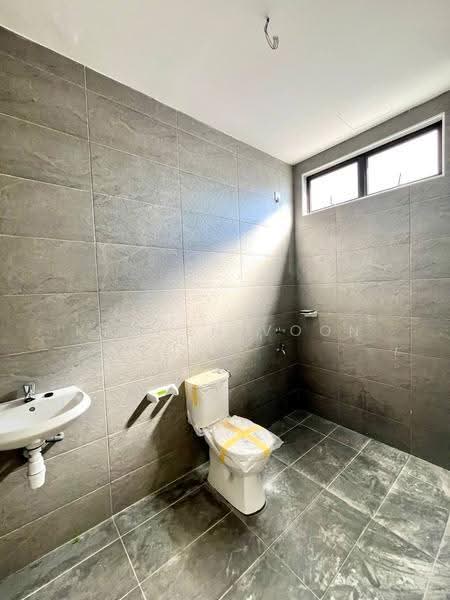 2-storey Terraced House for Sale in Taman Bestari Indah (Ulu Tiram) - Kayden Voon - Bathroom - PropertyGuru.com.my