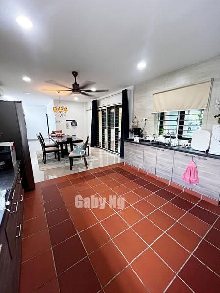 Rumah Teres 2-Tingkat untuk Dijual di Alam Damai (Cheras) - Gaby Ng - Kitchen - PropertyGuru.com.my